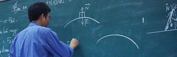Unslpash_Man with chalkboard 